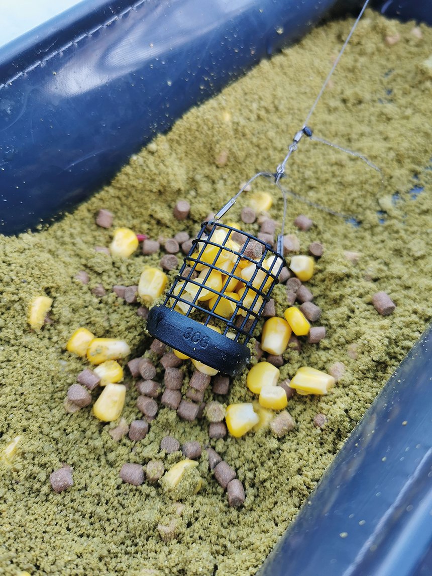 Feeder peche crape maïs pellet